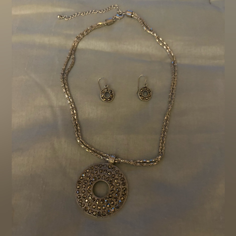Charming Charlie Gold Circle Pendant Necklace Set